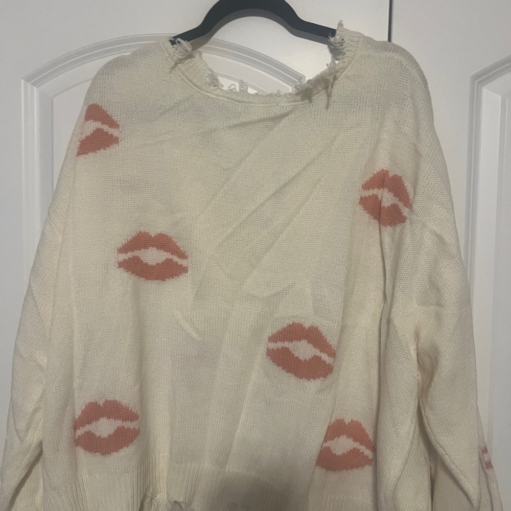 Cato Cream Sweater with Pink Lips Pattern